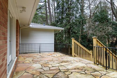 1543 Knob Hl Dr, Atlanta GA  30329-3208 exterior