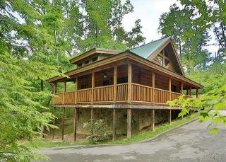 2738 Murray Ridge Rd, Pigeon Forge, TN 37876-3502