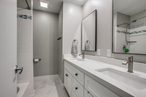 3213 Collins Blvd, Garland TX 75044-3617 exterior