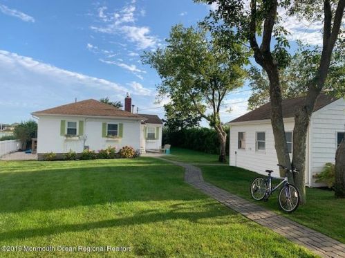 86 Bridge Ave, Point Pleasant Beach, NJ 08742-5002