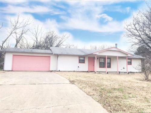 400 Cherokee Ave, Hartshorne, OK 74547-2216