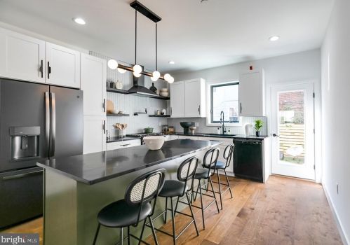 1302 28th St, Philadelphia, PA 19121-4521