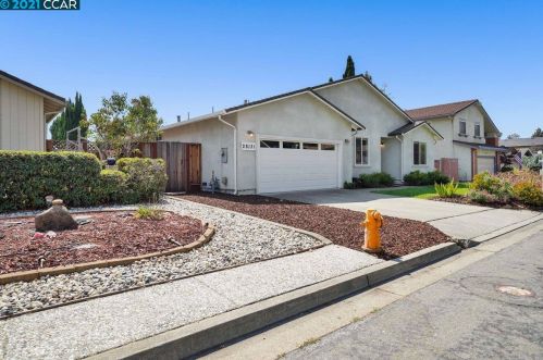 28131 Dobbel Ave, Hayward, CA 94542-2413