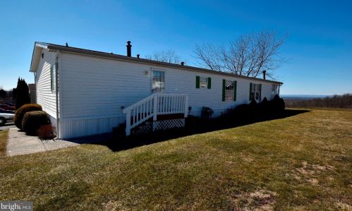 50 Raptor Dr, Hanover PA 17331-8158 exterior