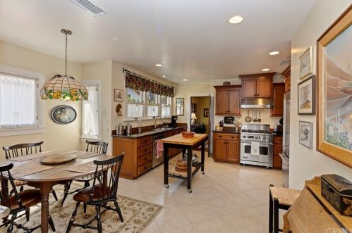 3573 Beechwood Pl, Riverside CA  92506-1214 exterior