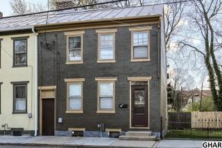 22 East St, Carlisle PA  17013-2508 exterior