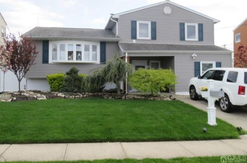 623 Franklin Dr, Perth Amboy, NJ 08861-1813