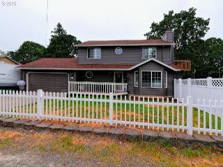 14713 Wild Rose Ln, Portland, OR 97267-1686