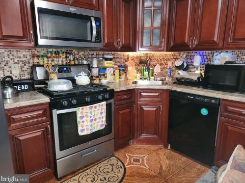 6002 19th St, Philadelphia, PA 19141-1316