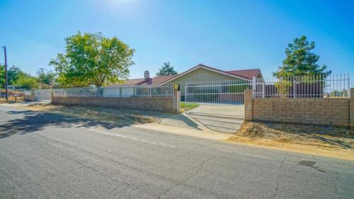 35461 80th St, Juniper Hills, CA 93543-3053