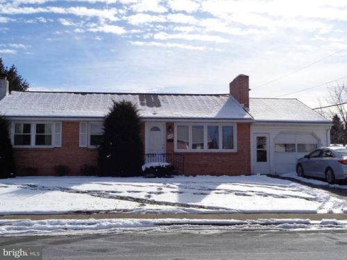 586 East St, Carlisle, PA 17013