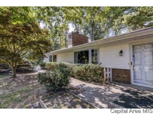 12497 Price St, Petersburg, IL 62675-6107