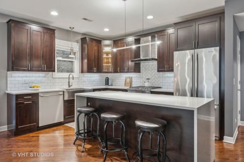 1227 Paulina St, Chicago, IL 60622-3851