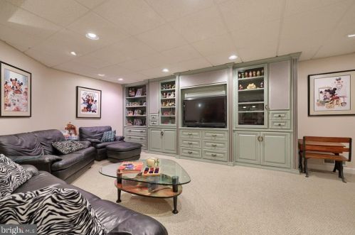 1991 Pickering Trl, Lancaster PA 17601-4972 exterior