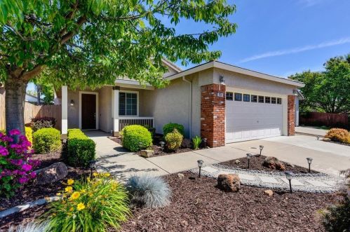 959 Rathbone Cir, Folsom, CA 95630-8535