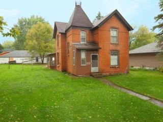 213 Angel Ave, Minnetrista, MN 55388