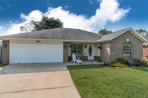 531 D St, Centerton, AR 72719-9606