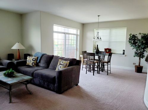 1 Itasca Pl, Itasca IL  60143-2516 exterior