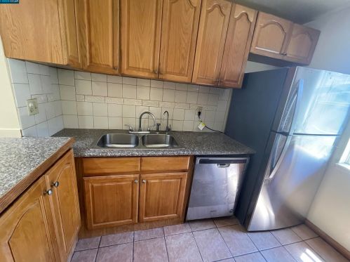 1545 Parkwood Pl, Concord CA  94521-2203 exterior