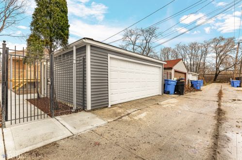 7515 Damen Ave, Chicago IL  60645-2148 exterior