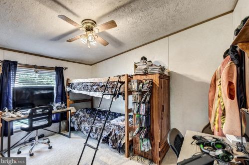 24 Raptor Dr, Hanover PA 17331-8159 exterior