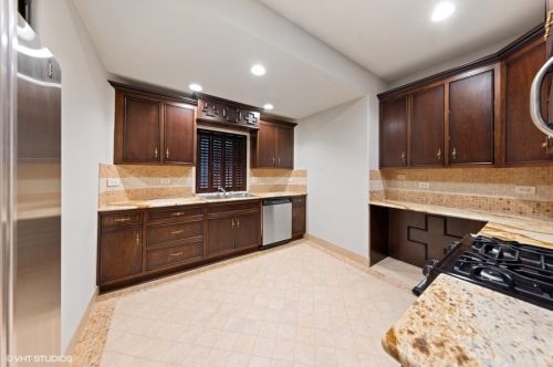 11315 77th St, Willowbrook IL  60527-6931 exterior