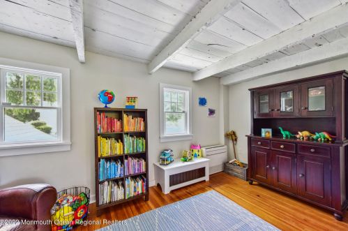 85 Swimming Riv Rd, Tinton Falls NJ 07724-2846 exterior