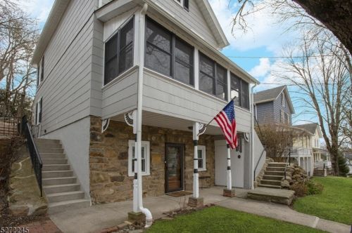 74 Mendham Rd, Gladstone, NJ 07934-2122