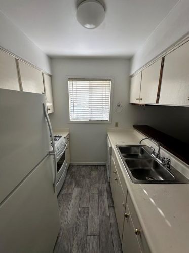104 32nd St, Austin, TX 78705-2402