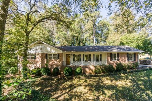 4621 Lucerne Valley Rd, Lilburn, GA 30047-4415