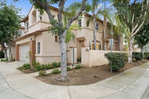 688 Rimsdale Ave, Covina, CA 91722-3500
