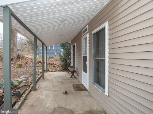 2122 Millcreek Rd, Lancaster PA  17602-4749 exterior