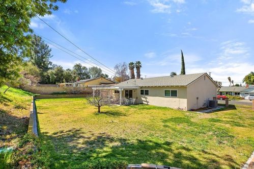 6322 Westview Dr, Riverside CA  92506-5322 exterior