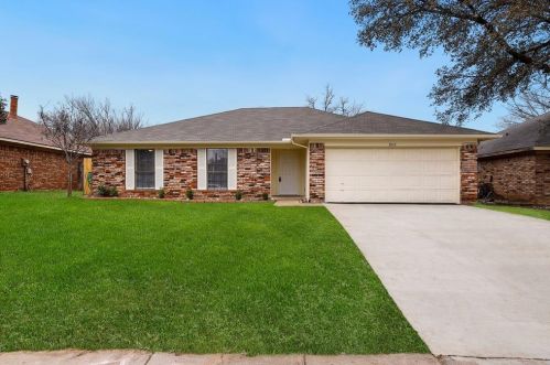 3012 Creekwood Ln, Fort Worth TX  76123-1058 exterior
