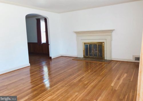 6116 Brandon Ave, Springfield VA  22150-2409 exterior