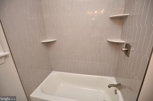 24 Hillside Rd, Princeton NJ  08540-3436 exterior
