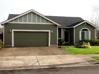 4988 Hyde Ln, Eugene, OR 97402-1698