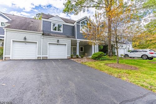 98 Sleepy Holw, Sparta, NJ 07871-2733