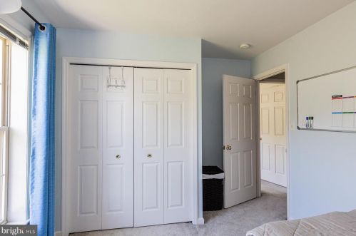 673 Royal Vw Dr, Lancaster PA  17601-2873 exterior