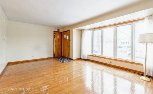 5749 Oak Park Ave, Chicago, IL 60638-3229
