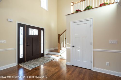 57 Louis Cir, Tinton Falls NJ  07701-6220 exterior