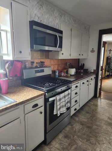 1410 Norwegian St, Primrose, PA 17901-3826