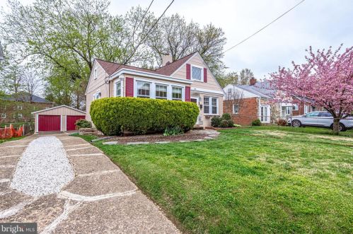 858 Abingdon St, Arlington, VA 22203-1533