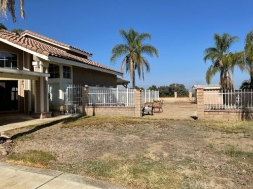 3237 Rainforest Dr, Riverside CA  92503-0825 exterior