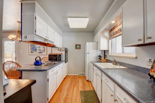 7130 Tamarac Ct, Englewood, CO 80112-1873