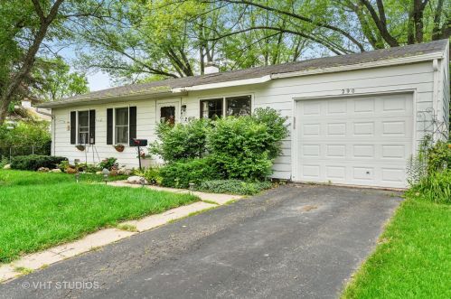 290 Navajo Trl, Buffalo Grove, IL 60089-2150