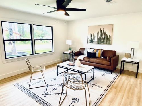 2905 Bilglade Rd, Fort Worth, TX 76133-1617