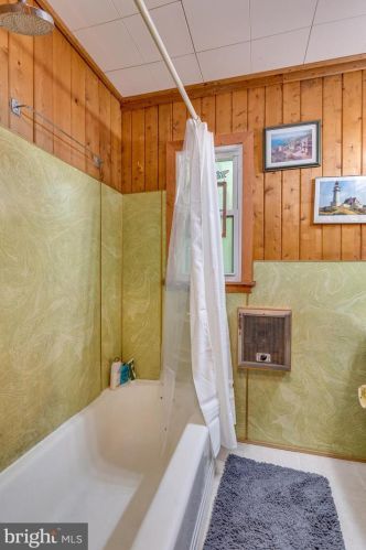 588 Shannondale Rd, Harpers Ferry WV 25425-4757 exterior