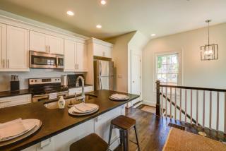 3276 Shadowlawn Ave, Atlanta GA  30305-1719 exterior
