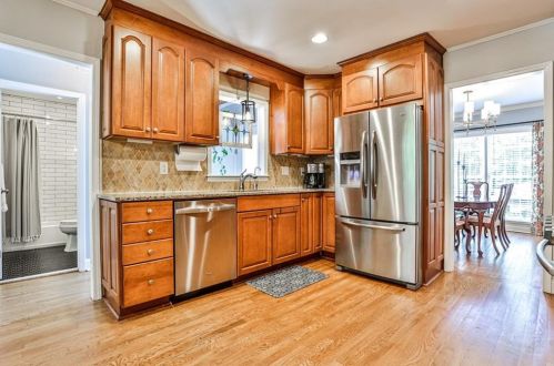 7225 Hunters Branch Dr, Atlanta GA  30328-1718 exterior
